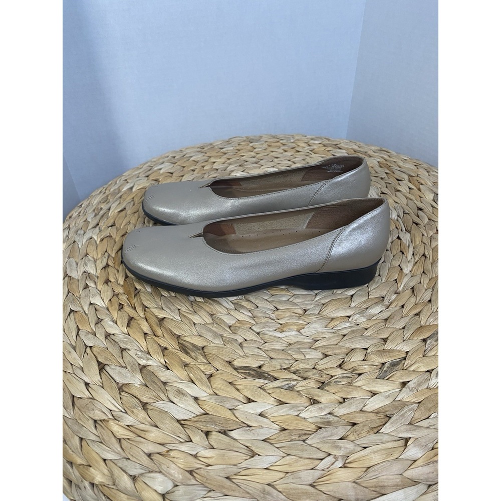 Women's Naturalizer Flat‎ Loafer Comfort Gold Shoe Sz 7.5